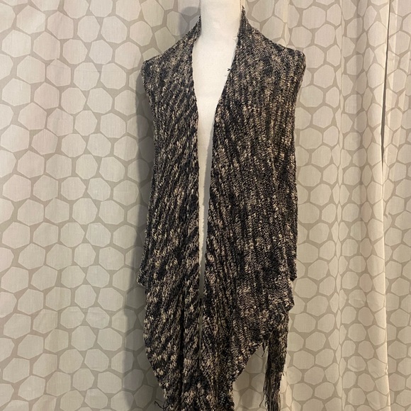 ⏰ Coldwater Creek - Grey long tassle open Shaw - M/L - Picture 1 of 5